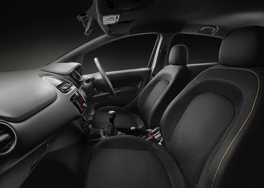 Интерьер Fiat Abarth Punto (310) 2015 года  (фото 3 из 6)